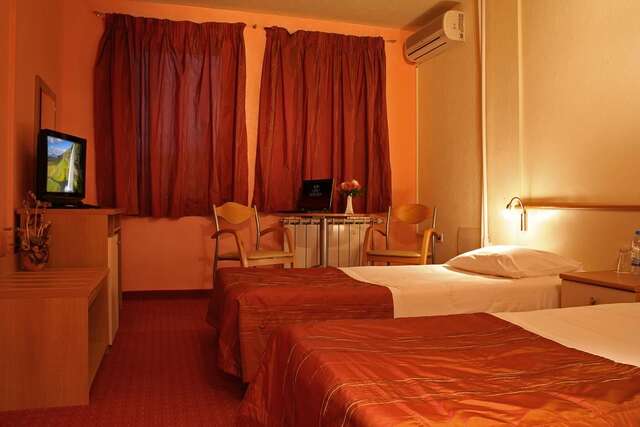 Отель Hotel Brod София-20